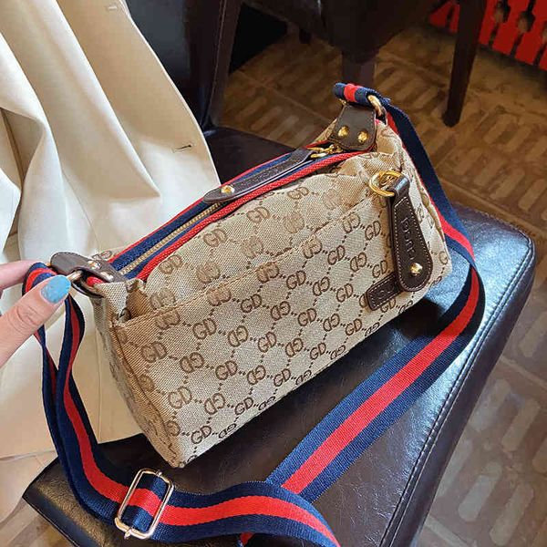 luxury handbags new fashion canvas women's printed single shoulder messenger ins with leisure travel tote bag
luxury handbags new fashion canvas women's printed single shoulder messenger ins with leisure travel tote bag