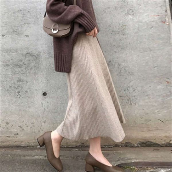 knitted mid length women's autumn and winter new elastic high waist thin pleated a-line skirt, Black;gray
knitted mid length women's autumn and winter new elastic high waist thin pleated a-line skirt, Black;gray