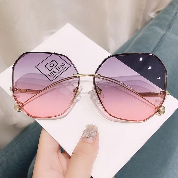 sunglasses fashion ladies female korean uv protection star fresh personality 50541, White;black
sunglasses fashion ladies female korean uv protection star fresh personality 50541, White;black