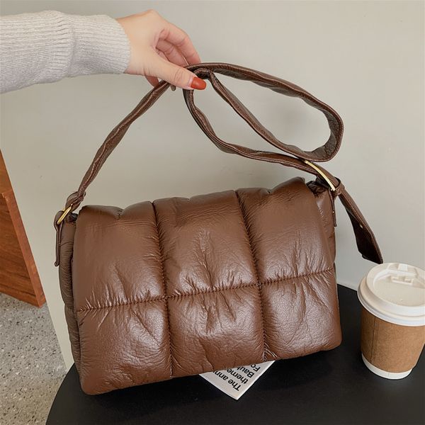 messenger women's single shoulder texture foreign style leisure 2022 new fashion winter armpit bag
messenger women's single shoulder texture foreign style leisure 2022 new fashion winter armpit bag