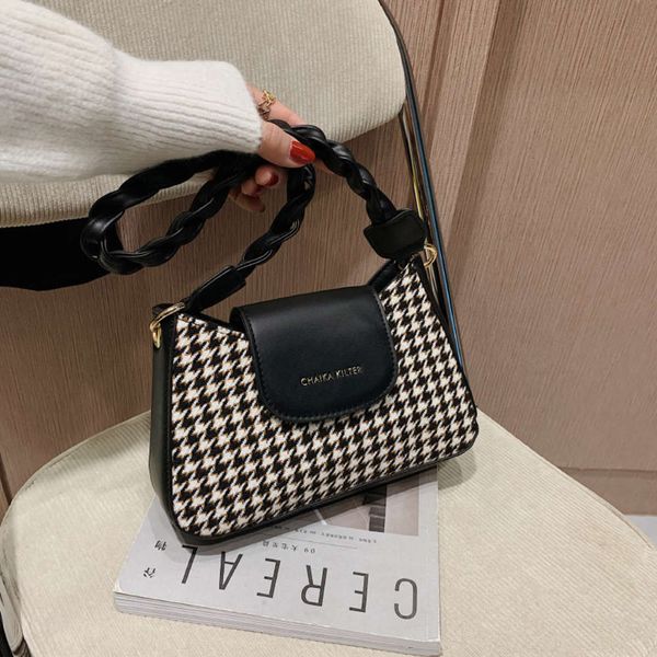designer dinner bagtexture plaid bag 2021 fashion one shoulder underarm women's bag messenger small square
designer dinner bagtexture plaid bag 2021 fashion one shoulder underarm women's bag messenger small square