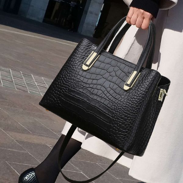 tote bag fashion big bag women's large capacity messenger autumn and winter versatile one shoulder hand
tote bag fashion big bag women's large capacity messenger autumn and winter versatile one shoulder hand