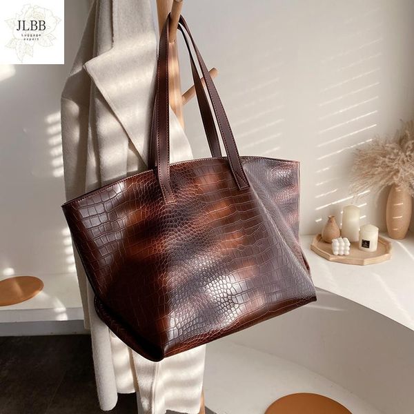 cross body casual alligator women shoulder bags designer handbags luxury soft crocodile leather messenger bag large capacity tote big purse
cross body casual alligator women shoulder bags designer handbags luxury soft crocodile leather messenger bag large capacity tote big purse