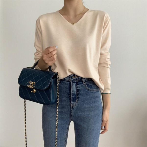 women's sweaters v-neck simple solid all-match basic pullovers for ladies elegant fashion termperament sweater 2021 winter multi colors, White;black
women's sweaters v-neck simple solid all-match basic pullovers for ladies elegant fashion termperament sweater 2021 winter multi colors, White;black