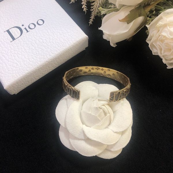 d home / dijia's 20-year-old new fashion letter bracelet net red same high-end brass material, Black
d home / dijia's 20-year-old new fashion letter bracelet net red same high-end brass material, Black