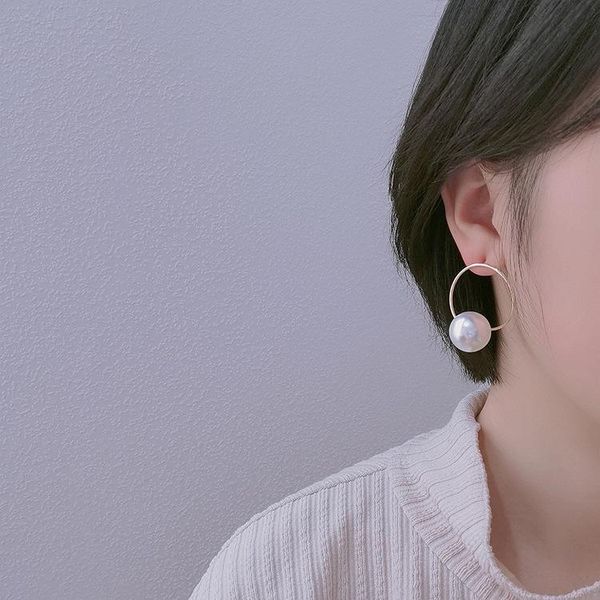 stud 2021 korea retro hong kong style pearl earrings baroque women's fashion french temperament simple, Golden;silver
stud 2021 korea retro hong kong style pearl earrings baroque women's fashion french temperament simple, Golden;silver