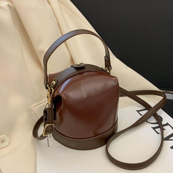 cross body retro hong kong style women's bag 2021 fashion single shoulder bucket korean simple net red messenger
cross body retro hong kong style women's bag 2021 fashion single shoulder bucket korean simple net red messenger