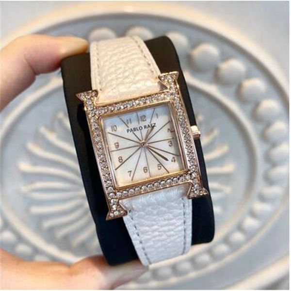 wristwatches selling h dial fashion women's watch digital scale two needle design luxury rhinestone shell lychee belt gifts for women, Slivery;brown
wristwatches selling h dial fashion women's watch digital scale two needle design luxury rhinestone shell lychee belt gifts for women, Slivery;brown