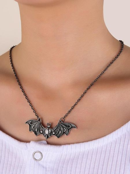 pendant necklaces european and american halloween jewelry retro bat gothic carved star moon necklace gift, Silver