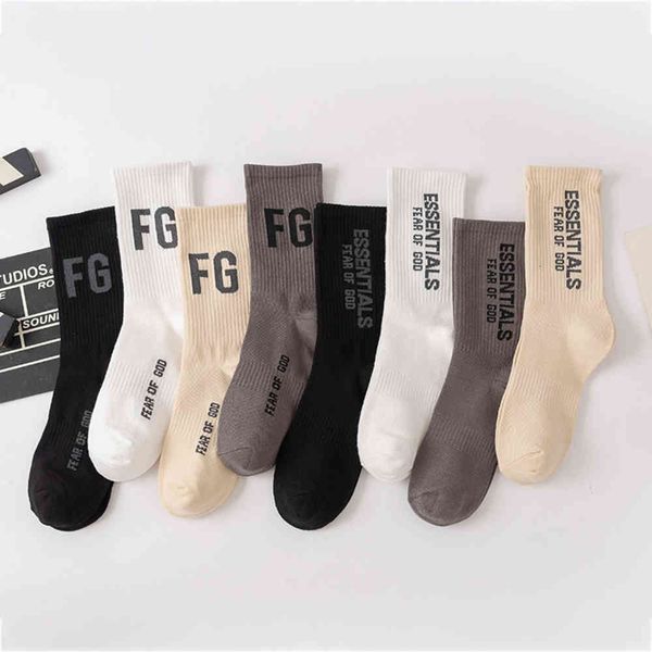 trendy men's and women's high street stockings rich fg trendy lovers versatile sports socks, Black;white
trendy men's and women's high street stockings rich fg trendy lovers versatile sports socks, Black;white