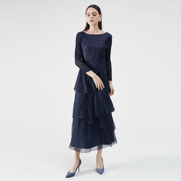 2021 new summer women heavy industry pleated loose large size cascade ruffles tencel long sleeve elegant korea 1s2h, Black;gray
2021 new summer women heavy industry pleated loose large size cascade ruffles tencel long sleeve elegant korea 1s2h, Black;gray