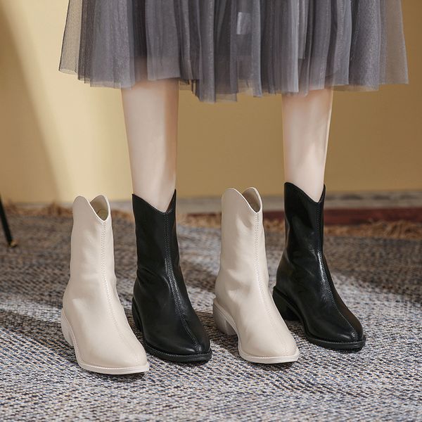 wtern cowboy boots 2021 pointed thick heel women's in spring and autumn increased short v-mouth middle tube martin boots, Black
wtern cowboy boots 2021 pointed thick heel women's in spring and autumn increased short v-mouth middle tube martin boots, Black