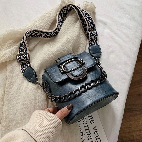 evening bags 2021 messenger all-match trendy broadband one-shoulder bucket bag niche female retro style ladies hand
evening bags 2021 messenger all-match trendy broadband one-shoulder bucket bag niche female retro style ladies hand