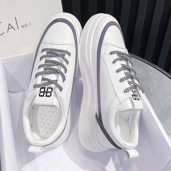 2021 designer women running shoes black grey reflective fashion womens trainers sports sneakers size 35-40 wo, White;red
2021 designer women running shoes black grey reflective fashion womens trainers sports sneakers size 35-40 wo, White;red