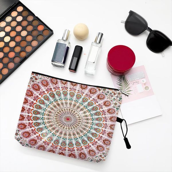 classic mandala floral women cosmetic bag casual travel portable storage handbags makeup toiletry organizer pouches
classic mandala floral women cosmetic bag casual travel portable storage handbags makeup toiletry organizer pouches