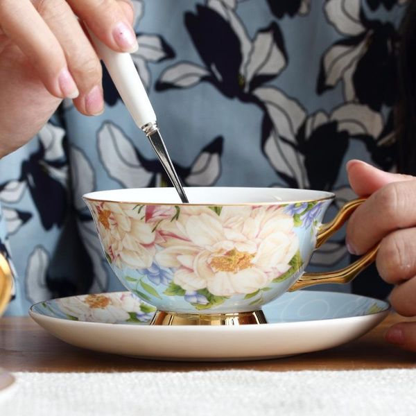 mugs western style floral coffee cup set ceramics with spoon dish handle heat insulation mug water
mugs western style floral coffee cup set ceramics with spoon dish handle heat insulation mug water
