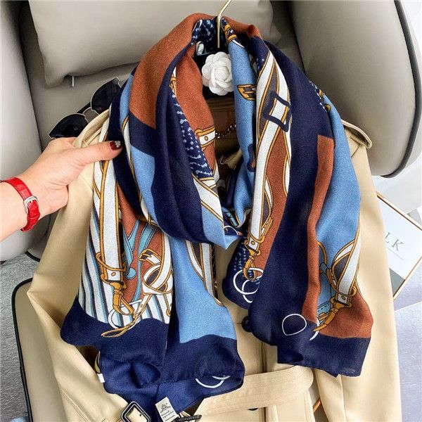 2021 a variety of fashionable silk scarves 180*90cm leisure selling spring and summer women's silk scarves shawls can be wholesale, Blue;gray
2021 a variety of fashionable silk scarves 180*90cm leisure selling spring and summer women's silk scarves shawls can be wholesale, Blue;gray