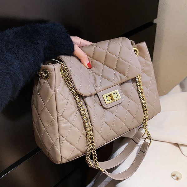 wholesale factory ladies leather shoulder bags classic solid color large capacity fashion chain bag winter cross plaid handbag joker black e
wholesale factory ladies leather shoulder bags classic solid color large capacity fashion chain bag winter cross plaid handbag joker black e