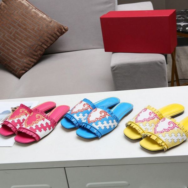 new fashion slipper women designer shoes comfortable summer flat graphite rubber flip flops with box quality, Black
new fashion slipper women designer shoes comfortable summer flat graphite rubber flip flops with box quality, Black