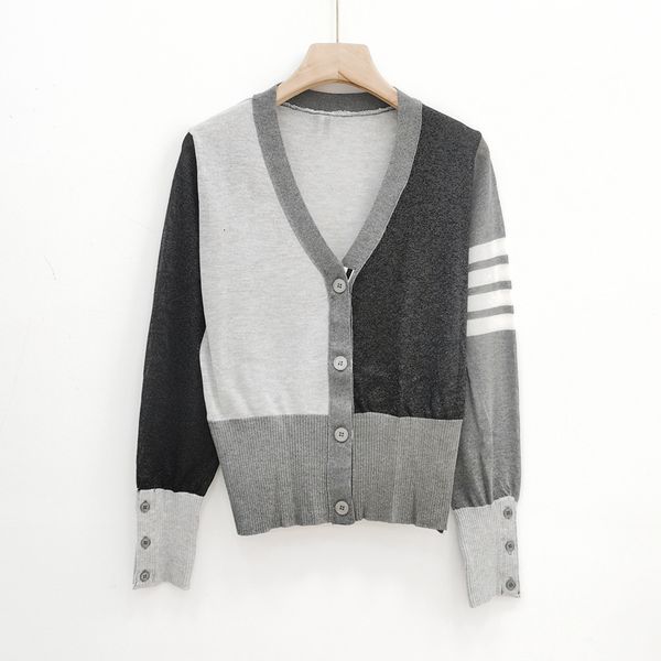 sweater knit 2021 spring and summer tb cardigan sleeve four bar v-neck gray black color matching stripe contrast sunscreen shirt, White;black
sweater knit 2021 spring and summer tb cardigan sleeve four bar v-neck gray black color matching stripe contrast sunscreen shirt, White;black
