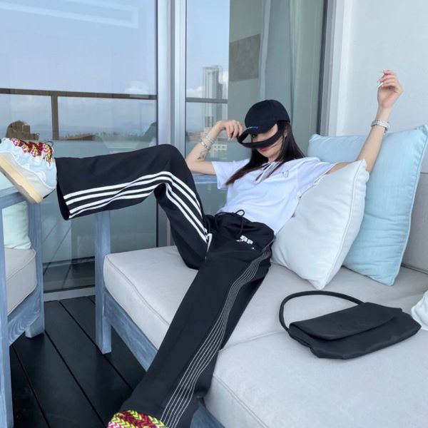 luxury design + early spring stamping letters high waist drawstring stitching striped lovers straight tube wide leg pants, White;black
luxury design + early spring stamping letters high waist drawstring stitching striped lovers straight tube wide leg pants, White;black