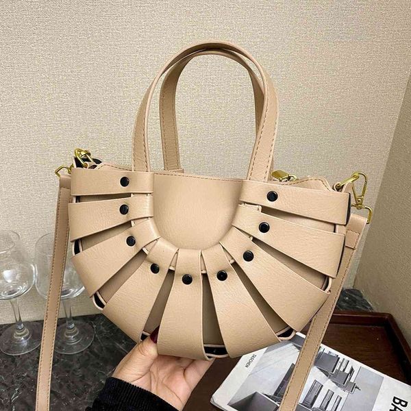 outlet outlet bag lady's design feeling vegetable basket one shoulder messenger hollow rivet luxuryss designerss bag yw
outlet outlet bag lady's design feeling vegetable basket one shoulder messenger hollow rivet luxuryss designerss bag yw