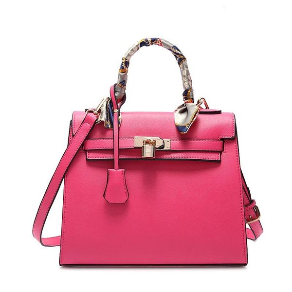 cosmetic bags & cases 2021 lady lock handbag, bag, one shoulder cross-slung bag 
cosmetic bags & cases 2021 lady lock handbag, bag, one shoulder cross-slung bag