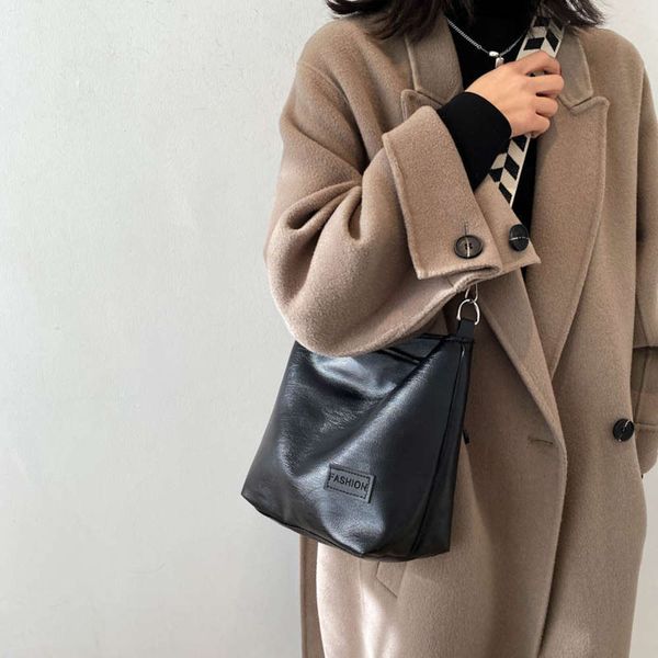 hbp fashion 2021 new simple women's leisure single shoulder book student literature and art large capacity shopping bag trend
hbp fashion 2021 new simple women's leisure single shoulder book student literature and art large capacity shopping bag trend