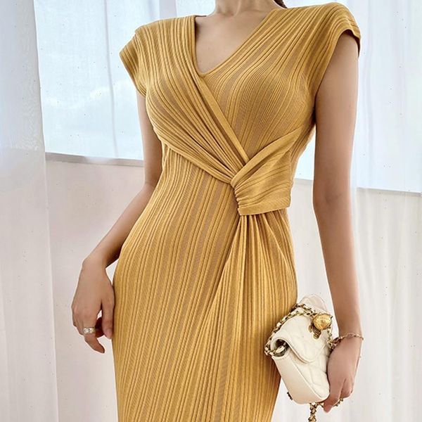 2021 new fashion summer knitting dress for women v neck sleeveless side split casual long vestidos, Black;gray 
2021 new fashion summer knitting dress for women v neck sleeveless side split casual long vestidos, Black;gray