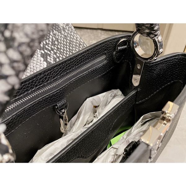 2021 new sheepskin crossbody bag women luxurys designers bags shoulder bag luxurys designers crossbody bags 27*18 2500d, Black
2021 new sheepskin crossbody bag women luxurys designers bags shoulder bag luxurys designers crossbody bags 27*18 2500d, Black