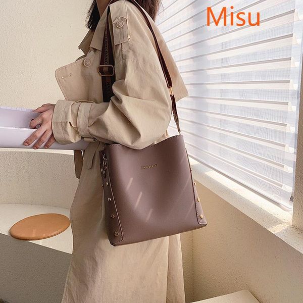 cross body fashion rivet buckets bag for women designer wide strap shoulder bags luxury pu leather crossbody large tote composite purse
cross body fashion rivet buckets bag for women designer wide strap shoulder bags luxury pu leather crossbody large tote composite purse