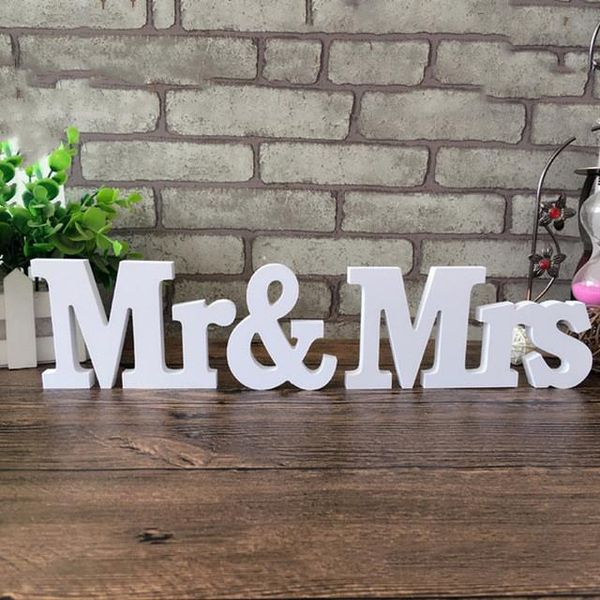 1 set/3 pcs wedding decor white mr & mrs letter sings marriage party table decorations valentine's day wedding sign hot
1 set/3 pcs wedding decor white mr & mrs letter sings marriage party table decorations valentine's day wedding sign hot