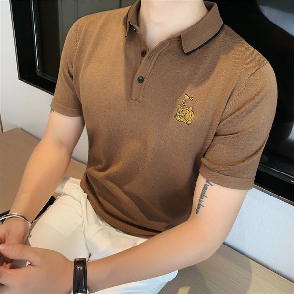 2021 new estilo britnico primavera vero novo animal bordado manga curta de malha camisa masculina ajuste fino casual esticado polo homme 3xl, White;black
2021 new estilo britnico primavera vero novo animal bordado manga curta de malha camisa masculina ajuste fino casual esticado polo homme 3xl, White;black