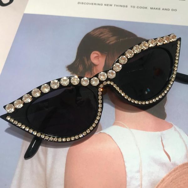 sunglasses 2021 fashion full crystal frame cat eye for women retro elegant rhinestone shiny sun glasses female chic party shades, White;black
sunglasses 2021 fashion full crystal frame cat eye for women retro elegant rhinestone shiny sun glasses female chic party shades, White;black