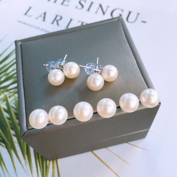 stud simple classic pearl ear 925 silver needle fresh water is round no strong light 7-8mm, Golden;silver
stud simple classic pearl ear 925 silver needle fresh water is round no strong light 7-8mm, Golden;silver