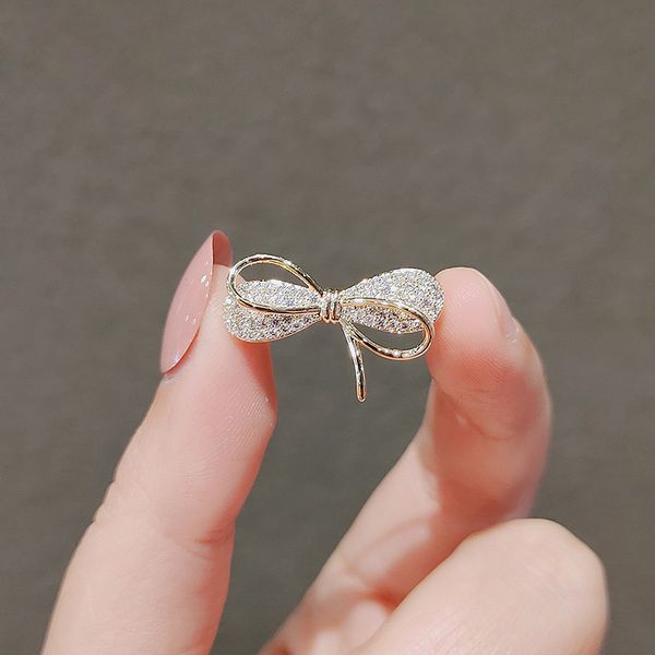 s2792 fashion jewelry sweet bowknot brooch for women inlaid diamond suit clothes breastpin lady accessories, Gray
s2792 fashion jewelry sweet bowknot brooch for women inlaid diamond suit clothes breastpin lady accessories, Gray