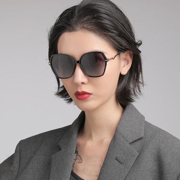 fashion big frame sunglasses women 2020 new high definition polarized sunglasses for women, White;black
fashion big frame sunglasses women 2020 new high definition polarized sunglasses for women, White;black