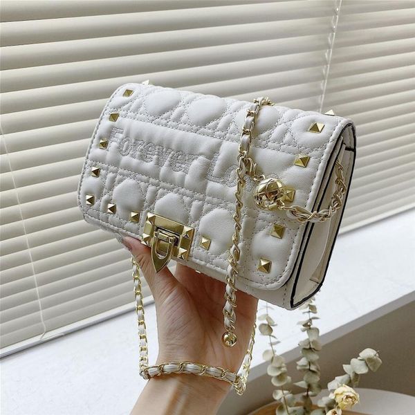 evening bags 2021 fashion small square bag rivet chain portable one shoulder messenger purses crossbody woman clutch
evening bags 2021 fashion small square bag rivet chain portable one shoulder messenger purses crossbody woman clutch