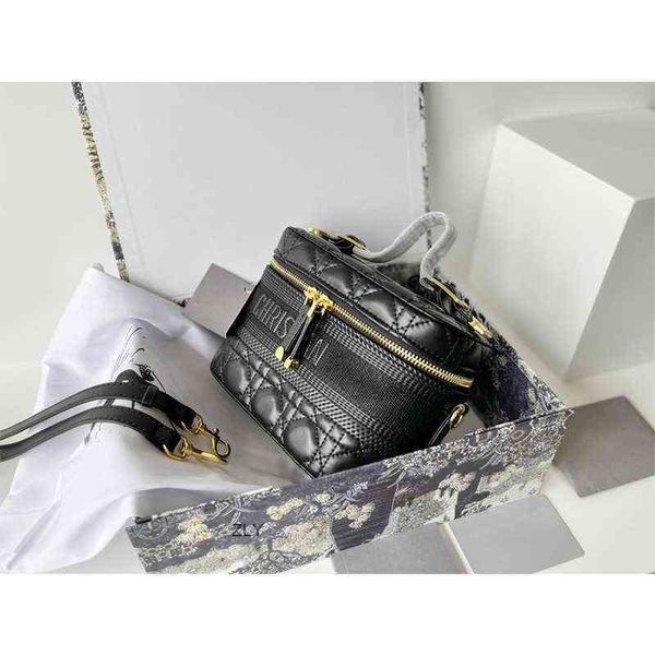 new edition mini canvas ten embroidery make up lady's bag single shoulder messenger bag zly bags
new edition mini canvas ten embroidery make up lady's bag single shoulder messenger bag zly bags