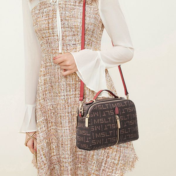 2021 new bucket shoulder bag fashion versatile 2021 messenger portable bag fashion
2021 new bucket shoulder bag fashion versatile 2021 messenger portable bag fashion