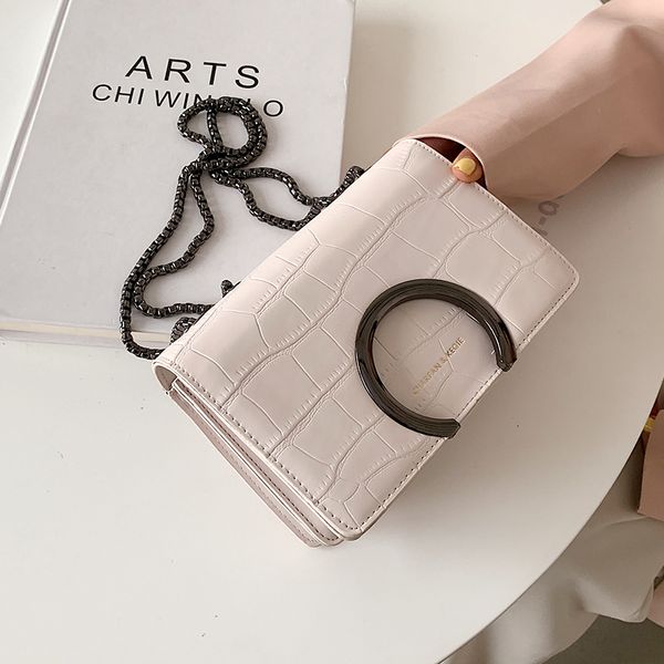 niche design bag female new fashion chain messenger bag high-end square bag shoulder underarm dual-use width 20cm
niche design bag female new fashion chain messenger bag high-end square bag shoulder underarm dual-use width 20cm