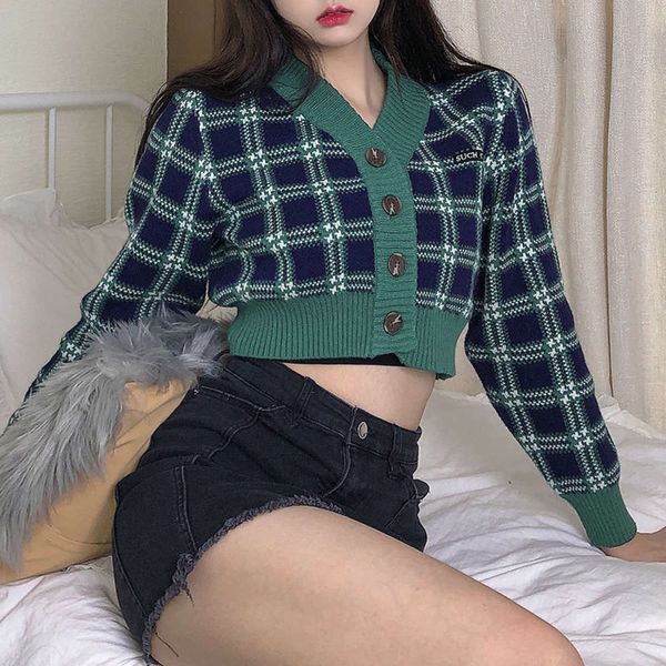 autumn and winter 2020 new men's sweater with thin plaid v-neck short open navel button cardigan olen et, Black;brown
autumn and winter 2020 new men's sweater with thin plaid v-neck short open navel button cardigan olen et, Black;brown