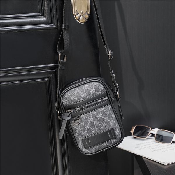 crossbody man leather messengers bag fashion bags shoulder for women men classical men's classic street letter print wallet
crossbody man leather messengers bag fashion bags shoulder for women men classical men's classic street letter print wallet
