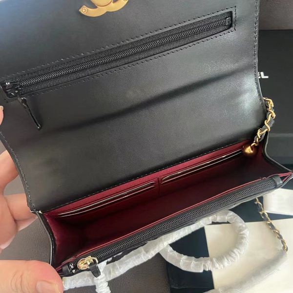 fashion selling classic mini size womens chain wallets sheepskin luxurys designer bag gold and silver buckle coin purse card holder with box, Red;black
fashion selling classic mini size womens chain wallets sheepskin luxurys designer bag gold and silver buckle coin purse card holder with box, Red;black