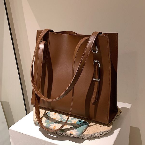 bags texture large capacity bag 2021 women's autumn and winter shoulder commuter tote bag
bags texture large capacity bag 2021 women's autumn and winter shoulder commuter tote bag