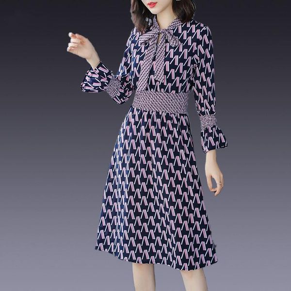 casual dresses long sleeved chiffon dress female 2021 spring and autumn fashion print bow lace-up high waist thin vintage knee-length, Black;gray
casual dresses long sleeved chiffon dress female 2021 spring and autumn fashion print bow lace-up high waist thin vintage knee-length, Black;gray