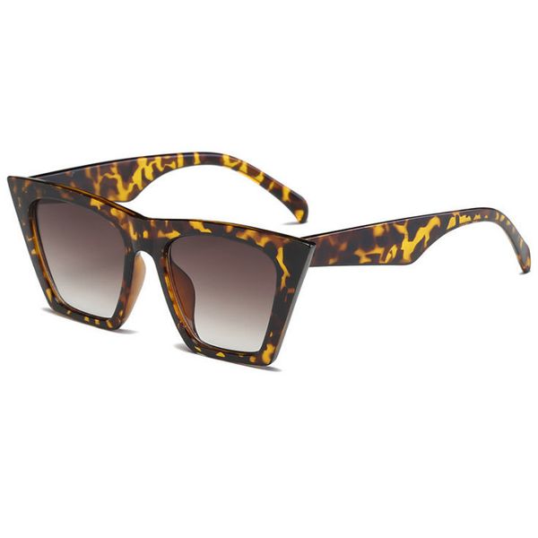 designer new brand female hd cat eye frame sunglasses fashion atmosphere high-end glasses to send boxe
designer new brand female hd cat eye frame sunglasses fashion atmosphere high-end glasses to send boxe