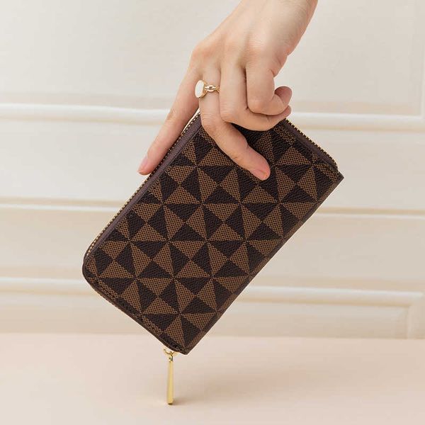 luxury brand women wallets zippers coin card bag mobile phone handbag fashion clutch wallet female money bag carteras para mujer, Red;black
luxury brand women wallets zippers coin card bag mobile phone handbag fashion clutch wallet female money bag carteras para mujer, Red;black