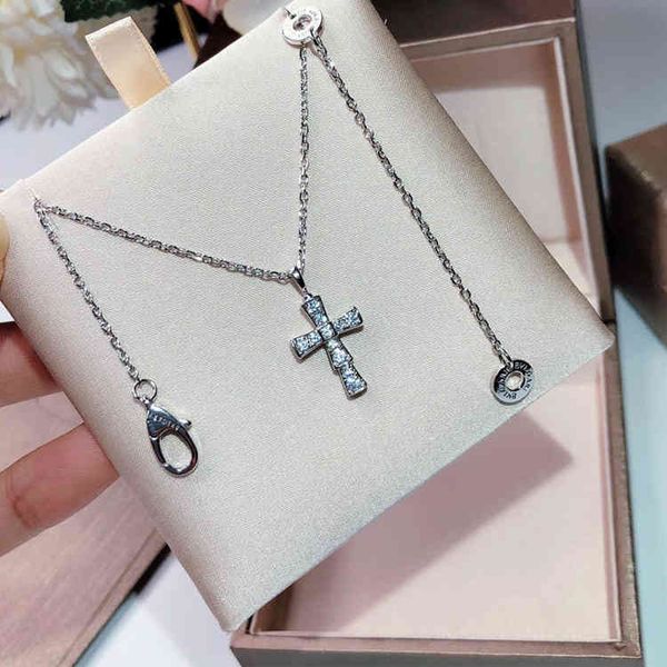 the new b jiabao snake bone cross 925 silver necklace pendant clavicle chain exquisite high quality
the new b jiabao snake bone cross 925 silver necklace pendant clavicle chain exquisite high quality