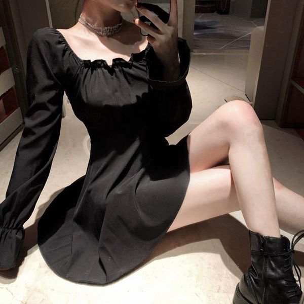 casual dresses 2021 female bandage dress hepburn style little black suspender long-sleeved temperament waist design, Black;gray
casual dresses 2021 female bandage dress hepburn style little black suspender long-sleeved temperament waist design, Black;gray